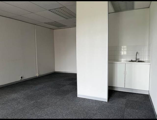 BUSINESS PROPERTY TO RENT IN CLAREMONT